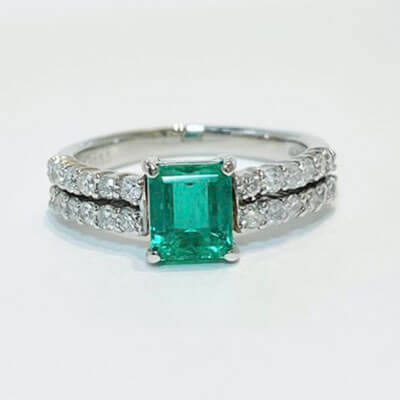 Emerald ring