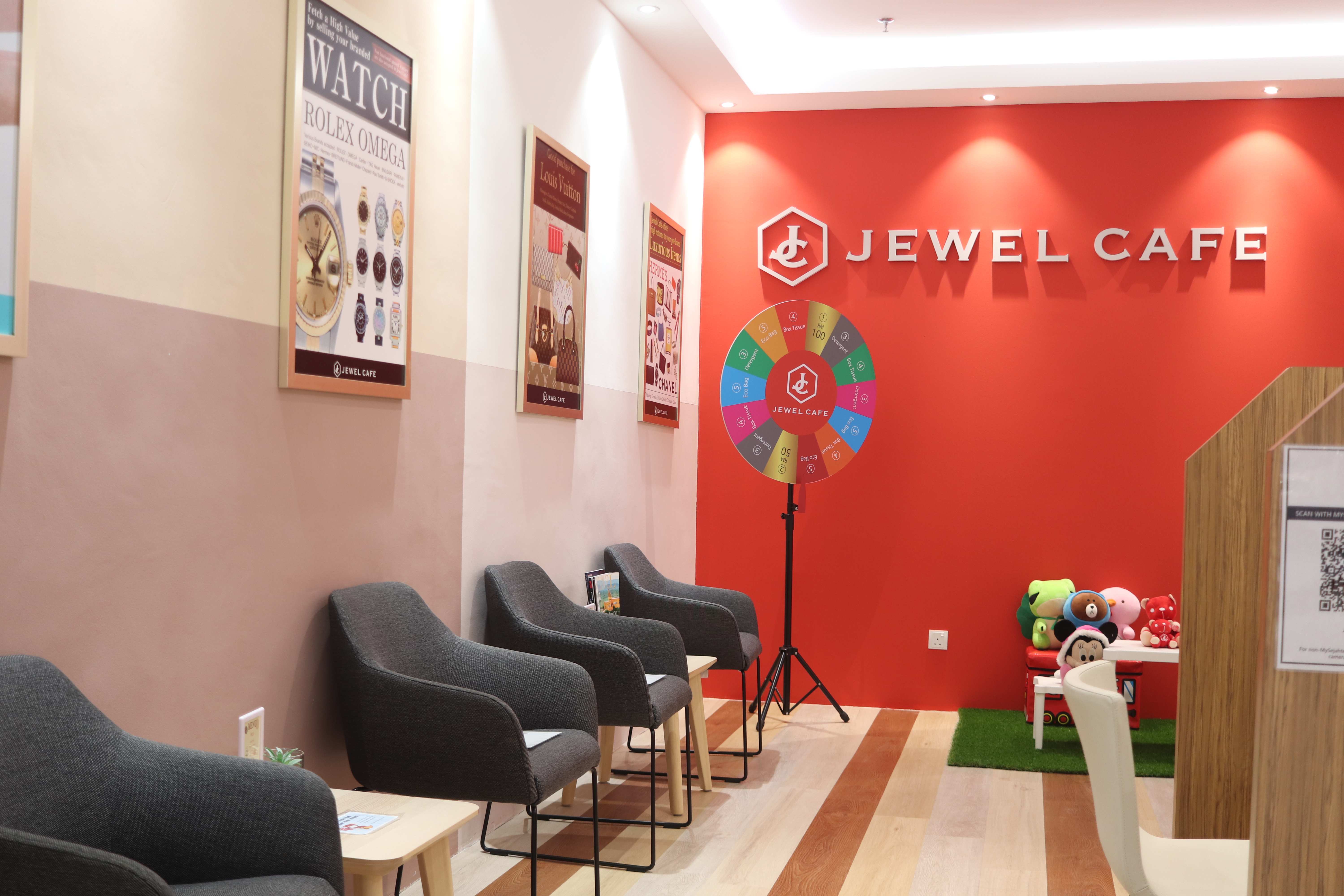 Over 250 stores managed worldwide