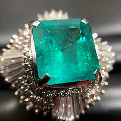 Emerald ring
