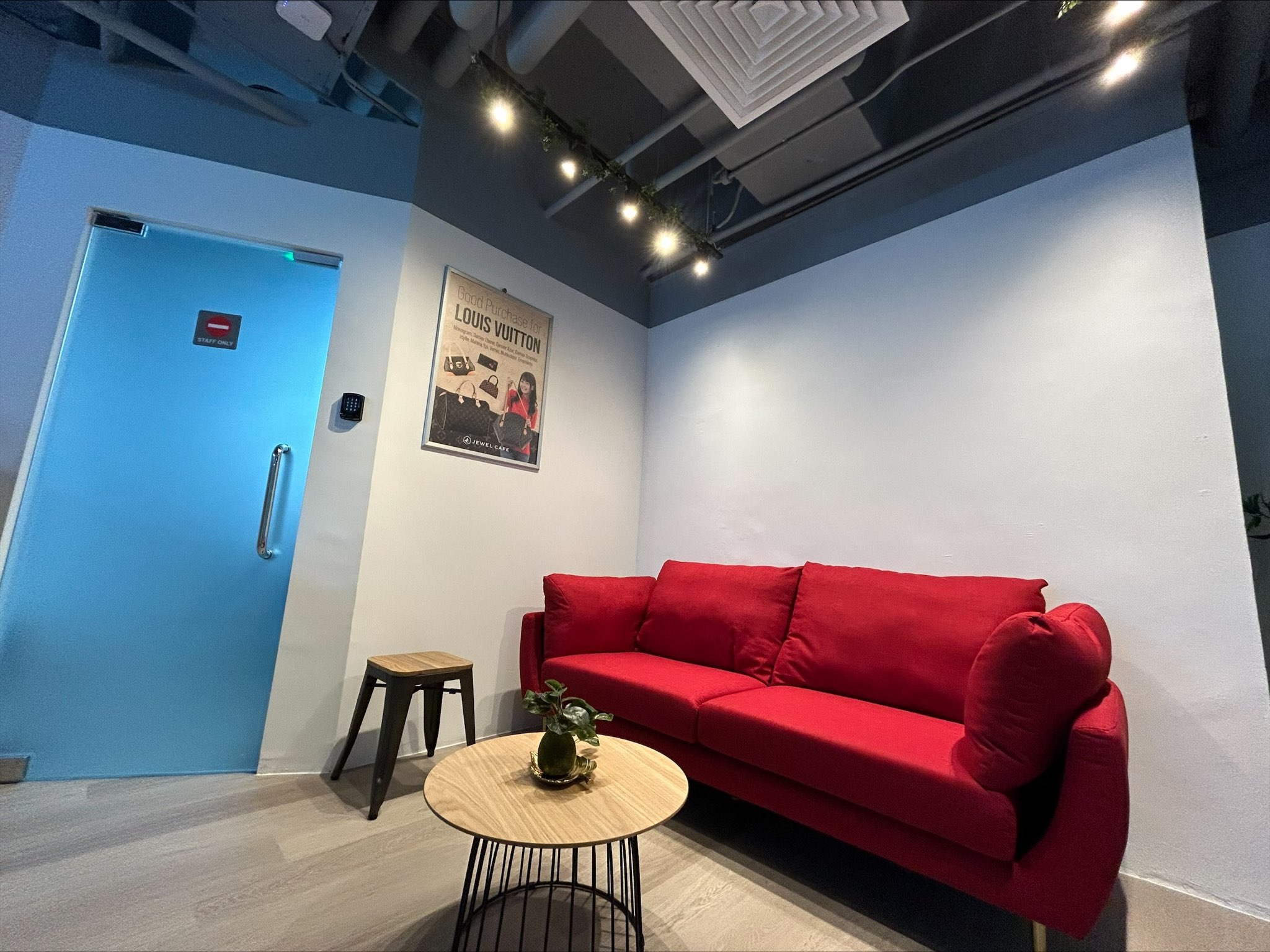 Jewel Cafe International Plaza Lounge